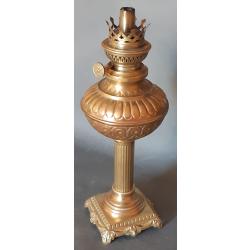 Lampe à pétrole, fin XIXème Napoléon III, en laiton. Sans verre