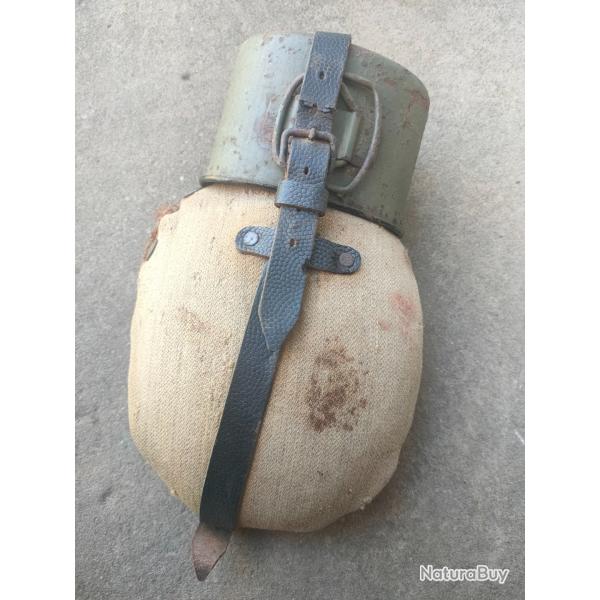 Gourde allemande WW2 fin de guerre 1944 jus