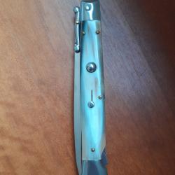 Couteau automatique italien cran d'arrêt stiletto franck beltrame swinguard garde pivotante