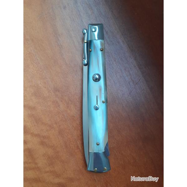 Couteau automatique italien cran d'arrt stiletto franck beltrame swinguard garde pivotante