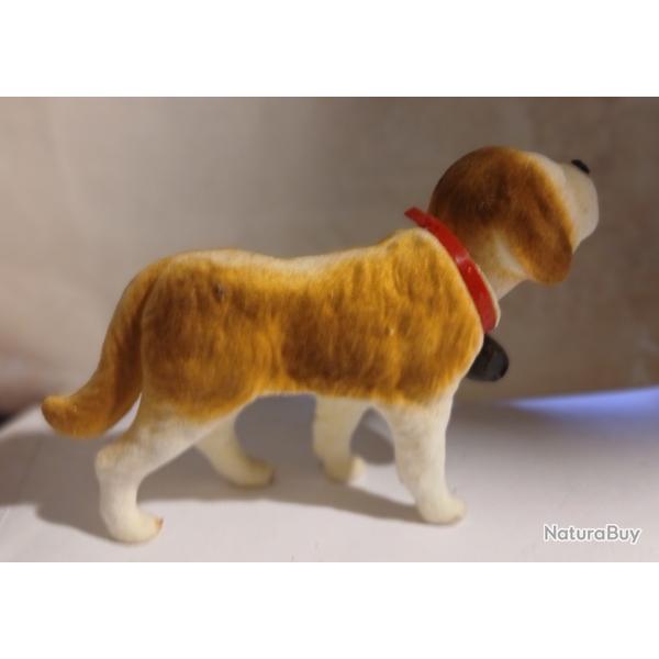 GRANDE FIGURINE EN PLASTIQUE FLOQU CHIEN ST BERNARD