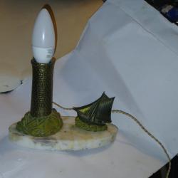 ANCIENNE LAMPE DE CHEVET STYLE PHARE AVEC BATEAU