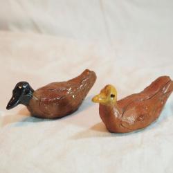 Appeaux anciens d'époque XIXième siècle - oiseaux en terre cuite colorisée vernissée