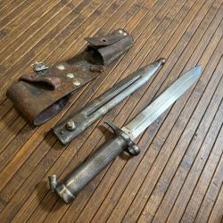 BAÏONNETTE MAUSER SUÉDOISE 1896 AVEC FOURREAU ET GOUSSET CUIR