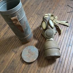 MASQUE A GAZ WW2 AVEC SA BOÎTE 1938 - 1939 39-45 MILITARIA