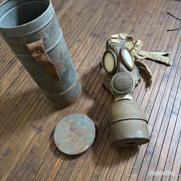 MASQUE A GAZ WW2 AVEC SA BOTE 1938 - 1939 39-45 MILITARIA