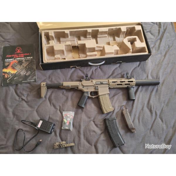 Rplique d'airsoft M4 Honey Badger