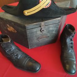 Bicorne et bottines polytechnicien 3eme république
