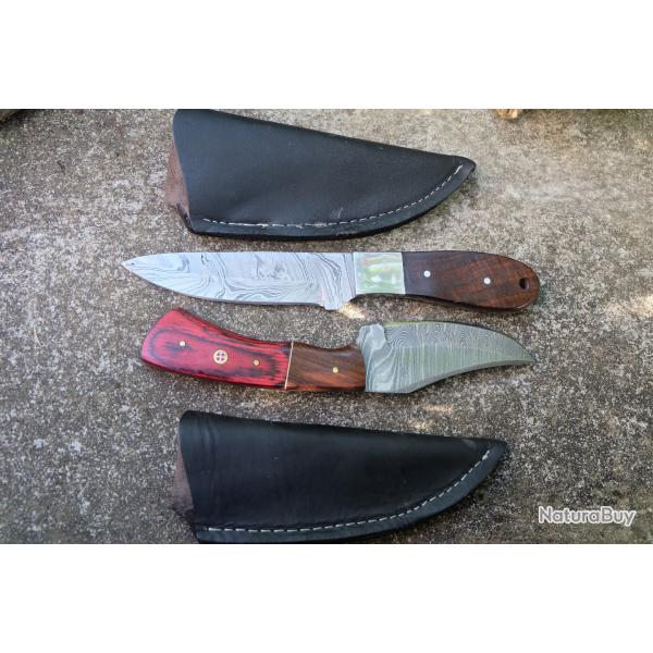 Lot de 2 Couteau Skinner Damas Lame Upswept/Trailing Acier 256 Couches Manche Bois Etui Cuir Artisan