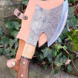 Hachette Survie Rescue Lame Acier Carbone 1075 Manche Bois Etui Cuir Fabrication Artisanale 001
