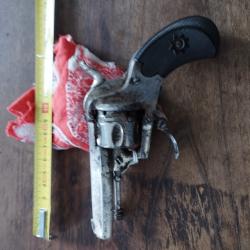 Revolver à broches type lefaucheux belge je crois