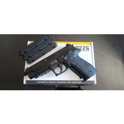 Sig Sauer P226 Black Pistolet CO2 - Plombs 4,5mm / Bbs 4,5 mm Acier - Blowback superbement entretenu