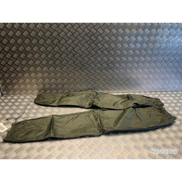 pantalon de pluie armee francaise couleur vert kaki neuf  taille pt et gt