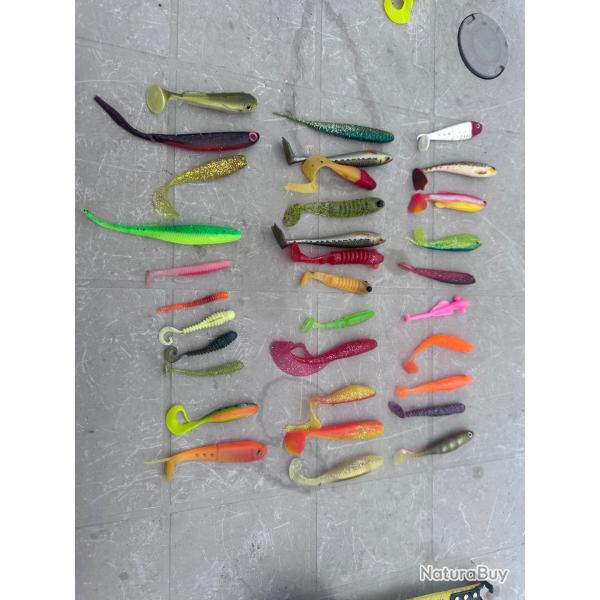 Lot de 33 leurres souples