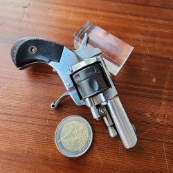 TRES BEAU REVOLVER PUPPY EN CALIBRE 22 SHORT