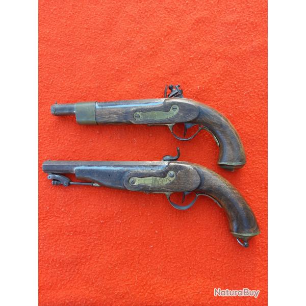 paire de pistolets ancien a silex et a percussion