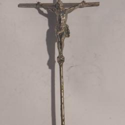 CROIX CHRIST EN MÉTAL ARGENTÉ