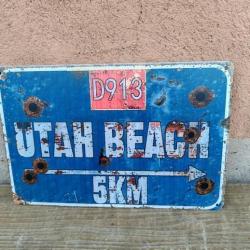 PLAQUE MÉTAL VINTAGE "UTAH BEACH"