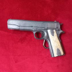 boucle de ceinture pistolet  colt 1911 vintage  1978