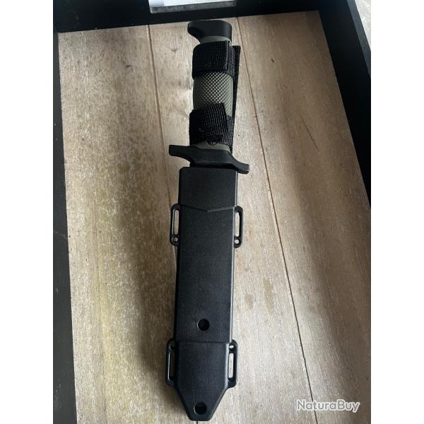 Couteau de chasse modle black bear