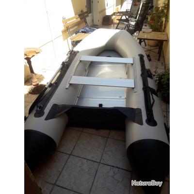 Annexe avec plancher aluminium et moteur électrique et batterie