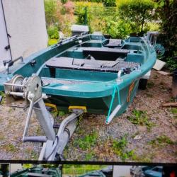 BARQUE ARMOR 4 métres toute équipée avec thermique Mercury 6cv et électrique Minn kota 55 + remorque
