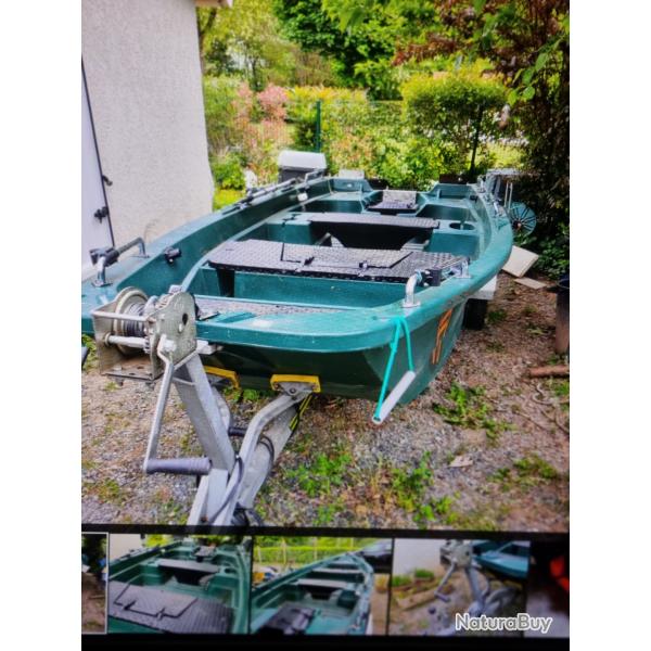 BARQUE ARMOR 4 mtres toute quipe avec thermique Mercury 6cv et lectrique Minn kota 55 + remorque