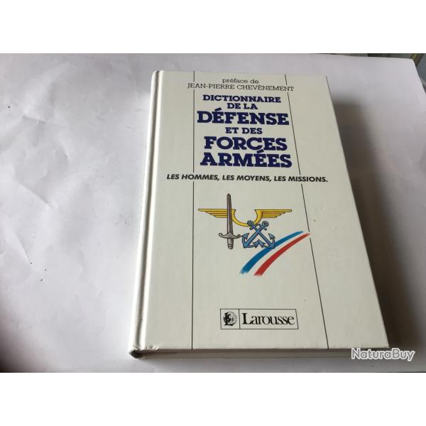 VENDU PAR LE-CUIRASSIER LIVRE 22,5 X 15  CM 350 PAGES 1988 DICTIONNAIRE DFENSE ET FORCES ARMES