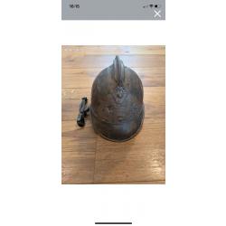 Casque de pompiers ancien