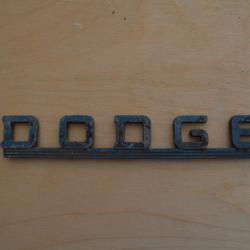 INSIGNE VINTAGE ORIGINAL EMBLEME VEHICULE DODGE ANNEES 1939/1955