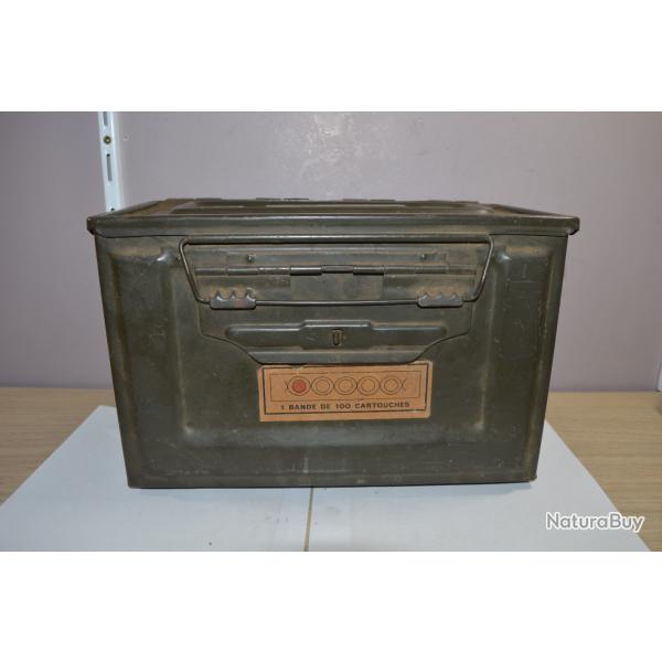 Ancienne caisse  munitions militaire pour 100 cartouches de 12,7 mm