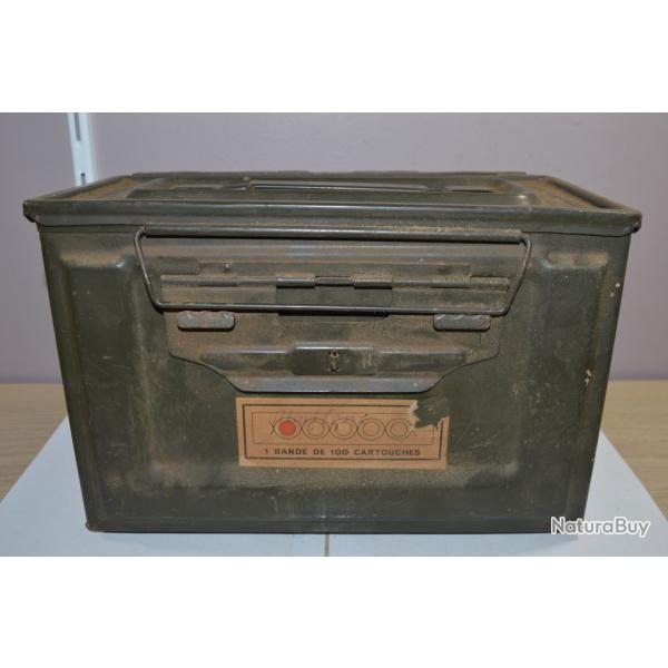 Ancienne caisse  munitions militaire pour 100 cartouches de 12,7 mm  restaurer