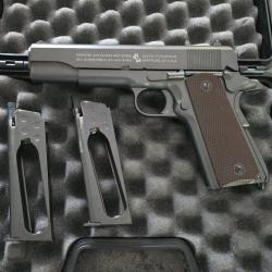 Colt M1911 A1 de chez KWC - CO2 - CAL 6 MM avec 2 chargeurs