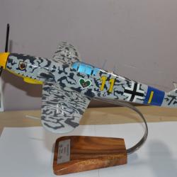 Maquette avion - Messerschmitt BF.109G5 Aero-Passion / Bois + Socle  Echelle 1/24