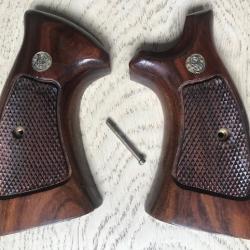 Pour S&W K square butt, belles plaquettes.