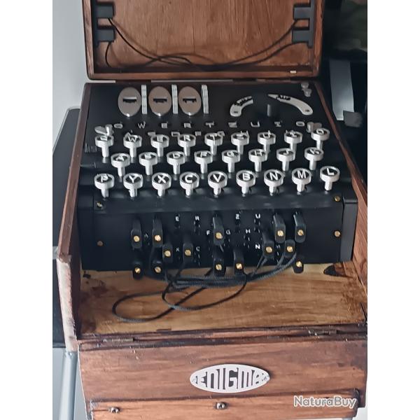 REPRODUCTION MACHINE ENIGMA