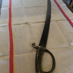 un ancien sabre briquet sans fourreau  d'époque 19 ème siècle