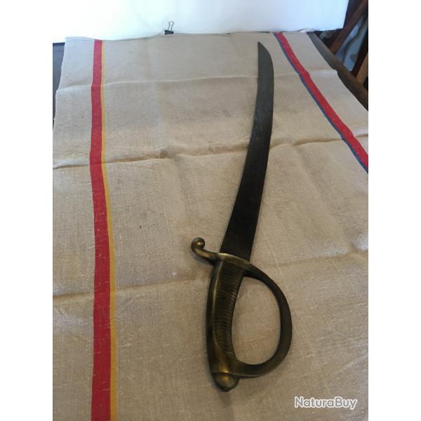 un ancien sabre briquet sans fourreau  d'poque 19 me sicle