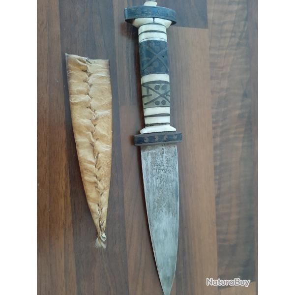Couteau ancien et son tui Afrique noire