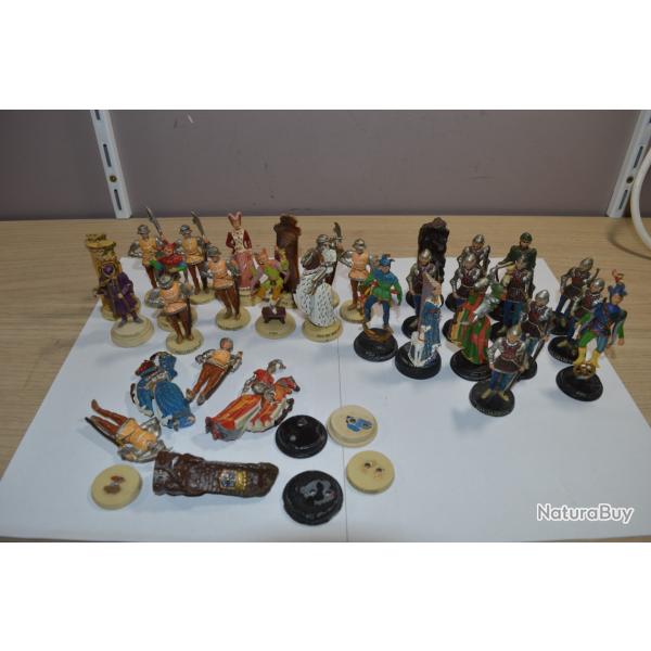 Ensembles de Sujet en plomb jeu d'chec de collection style mdival incomplet  restaurer (24)
