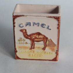 Paquet de cigarettes Camel céramique d'art Suisse