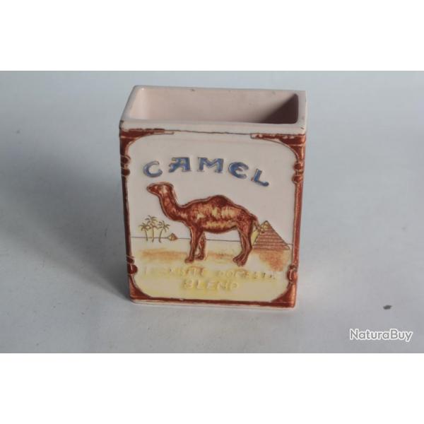 Paquet de cigarettes Camel cramique d'art Suisse