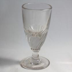 Ancien verre à absinthe