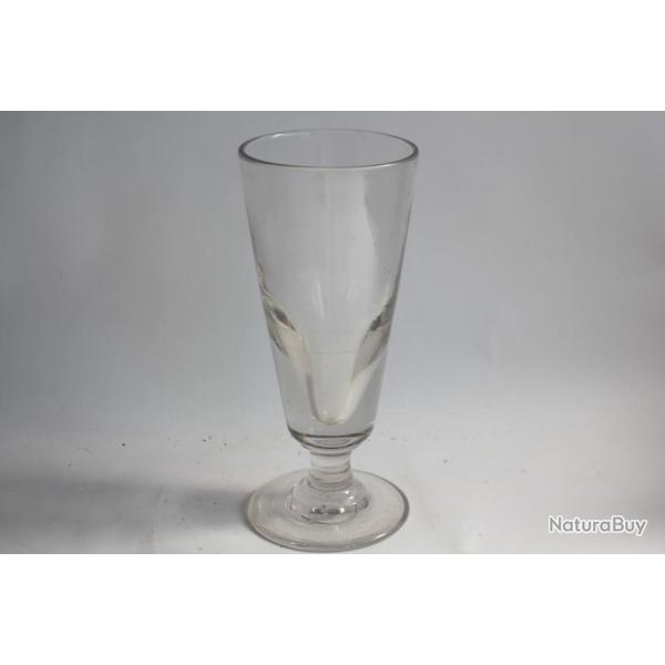 Ancien verre  absinthe avec dose grave