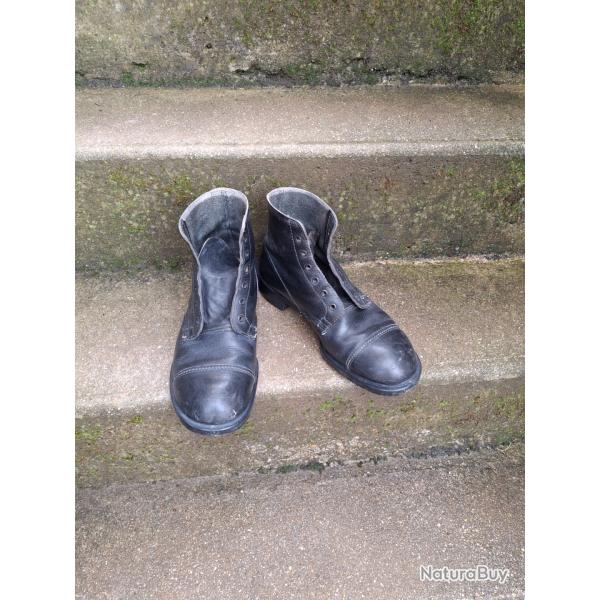 Paire de brodequins britannique DMS boots pointure 44