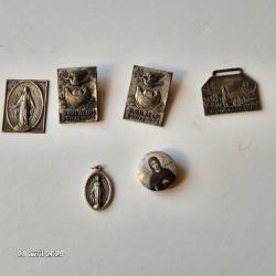 Lot de 6 médailles et broches, jubilé de Rome 1975 avec une colombe,   plaque photo vierge Marie