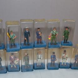 Figurine / lot  soldats de Plomb Italien en boite Militaire officier  ATLAS  1/32   (24)