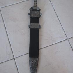 Superbe Glaive Romain avec une très belle gravure sur la lame
