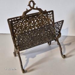 Ancien porte lettres, papiers en laiton antique provenant d'Angleterre, avec poignée en forme de dau