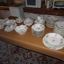 Service porcelaine de Limoges 69 pieces
